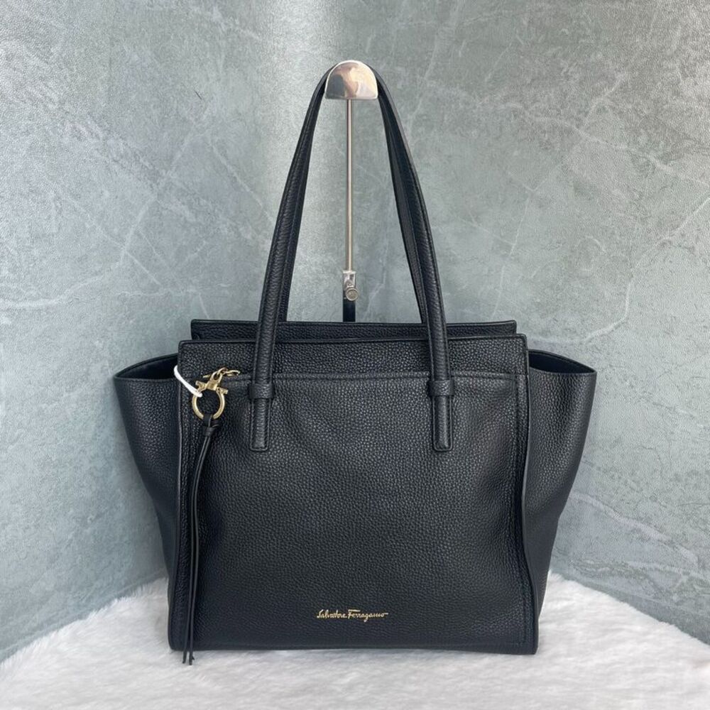 Ferragamo Women Pre-Loved Bag Very Good Condition
